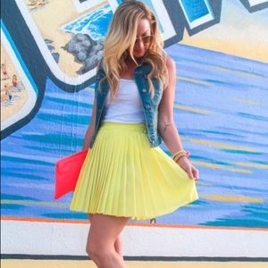Skirts - Yellow pleated mini skirt Skirts - Yellow pleated mini skirt